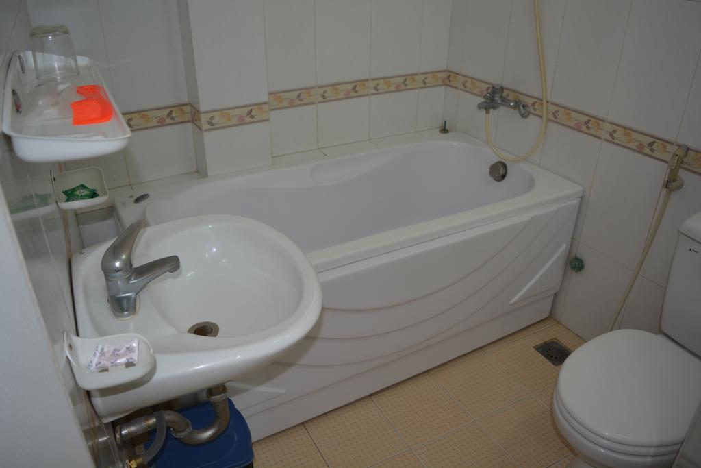 Hoang Cuong Hotel ハノイ市 エクステリア 写真