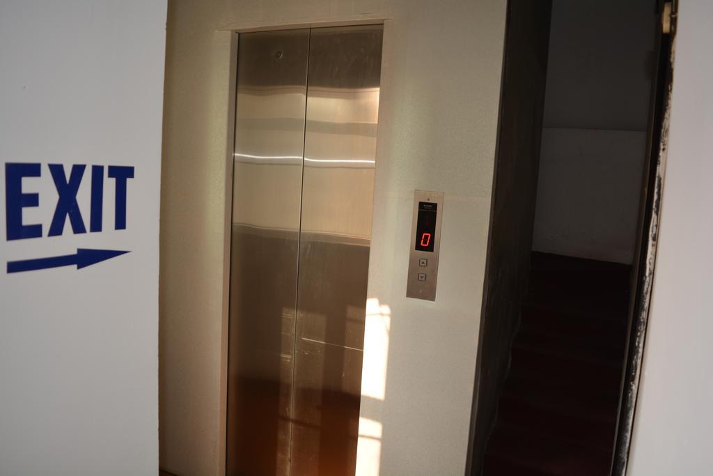 Hoang Cuong Hotel ハノイ市 エクステリア 写真