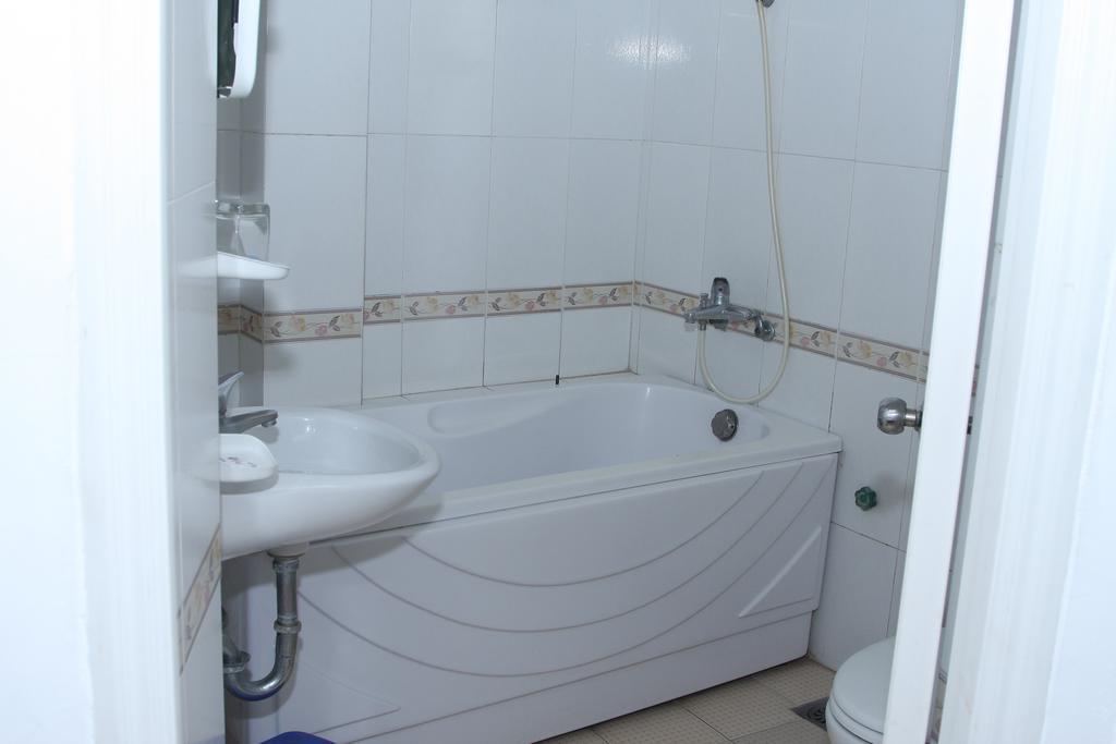 Hoang Cuong Hotel ハノイ市 エクステリア 写真