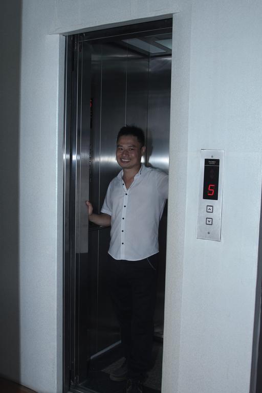 Hoang Cuong Hotel ハノイ市 エクステリア 写真
